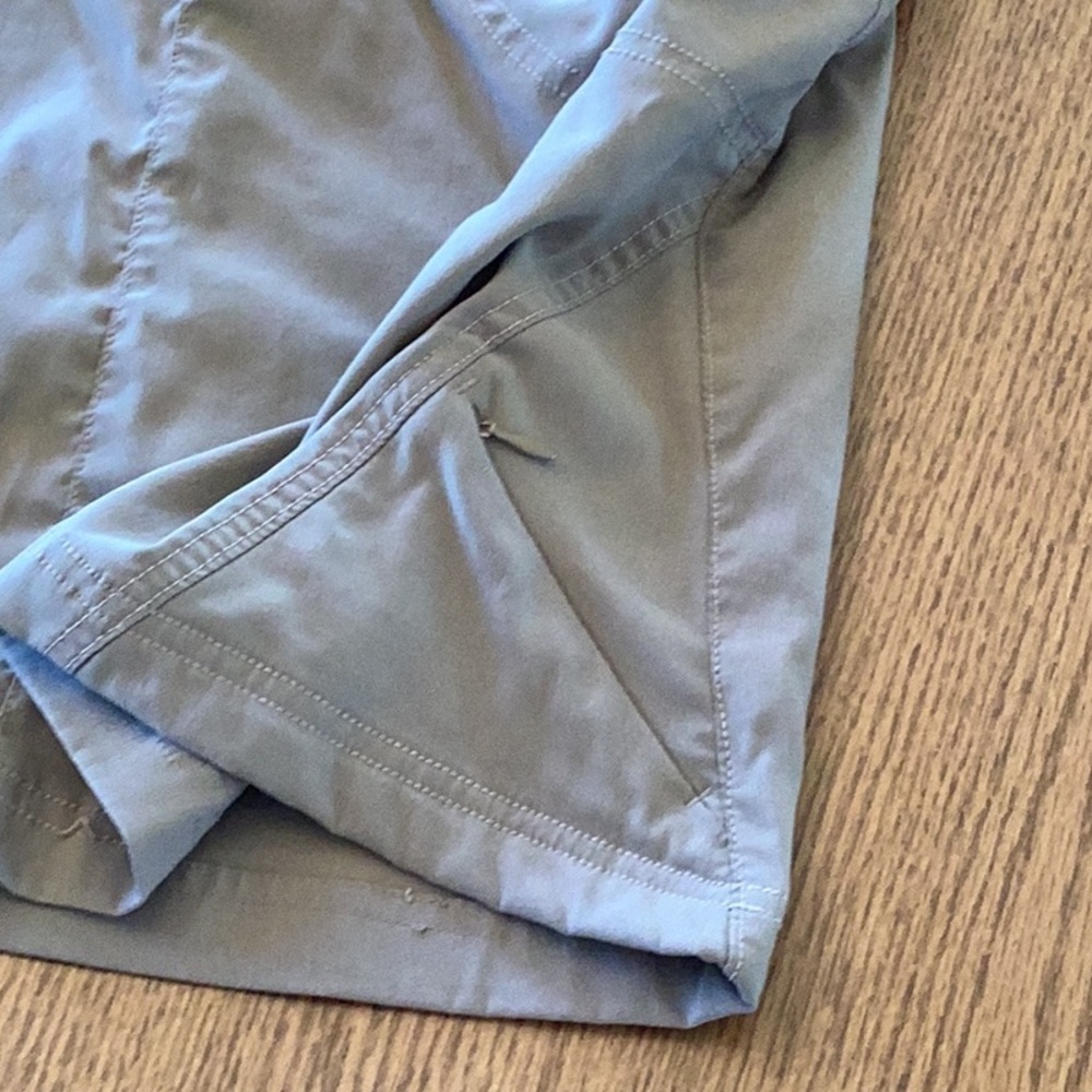 Athleta khaki golf, tennis, hiking skort. Women’s size 6 - Picture 8 of 16